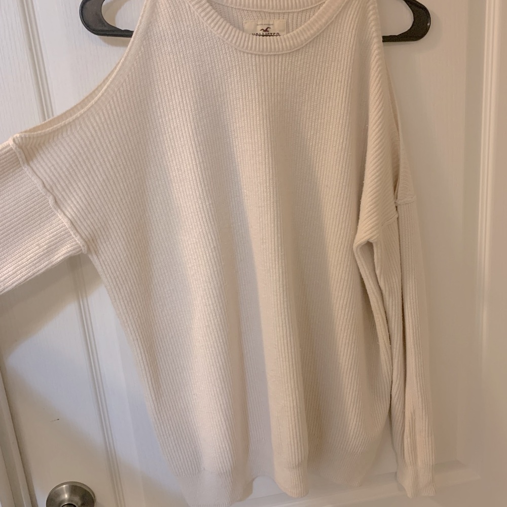 A&F cold shoulder sweater -small